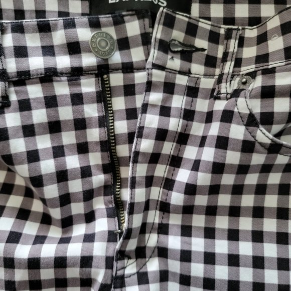 Express Black and White Gingham Plaid High Rise Shortie - Picture 12 of 15